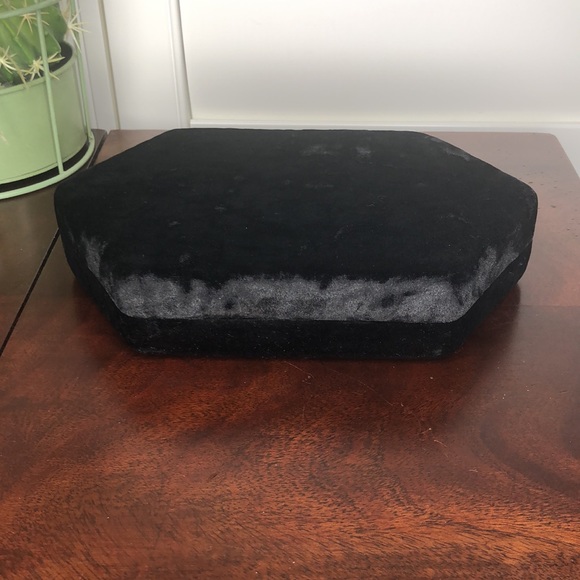 KAYU Sloane Velvet Crossbody/Clutch - Picture 5 of 15